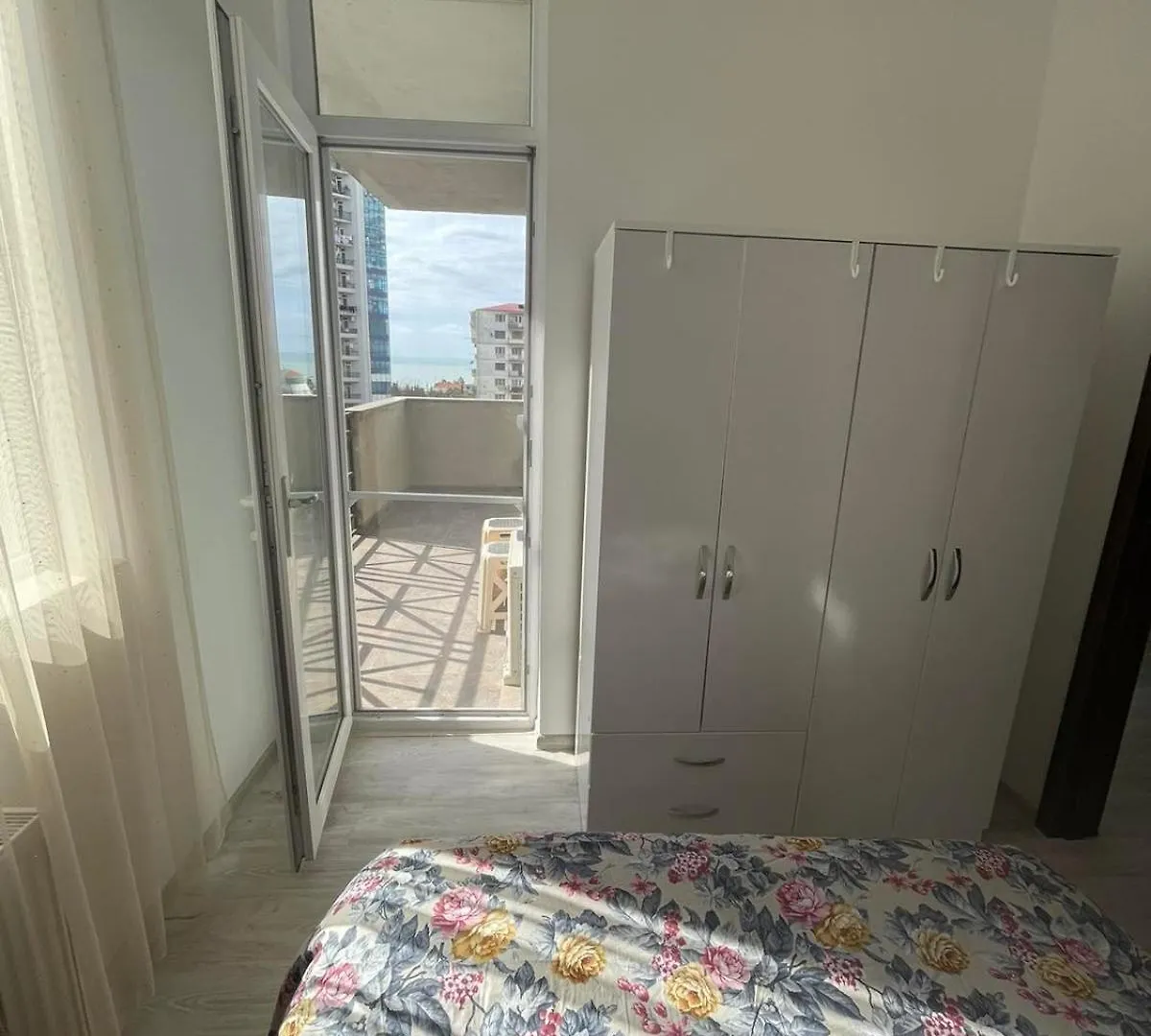 Sunny Apartment In The Heart Of Batumi Angisa
